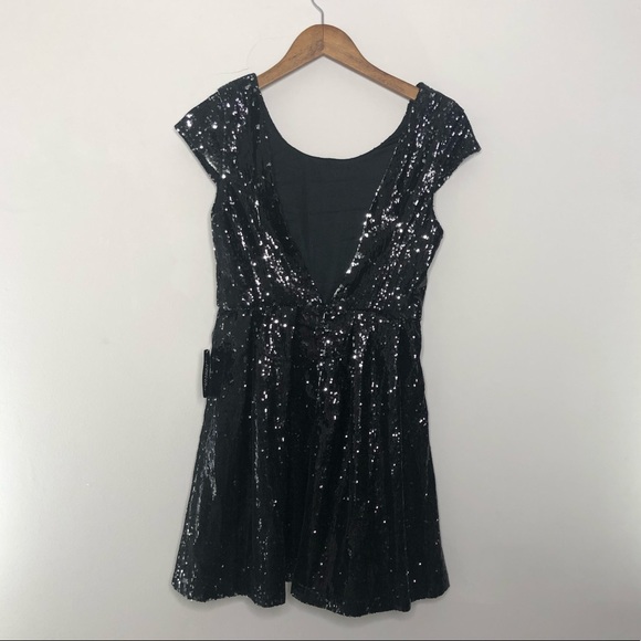 Forever 21 Short Sleeve Sequin Dress - Picture 2 of 4